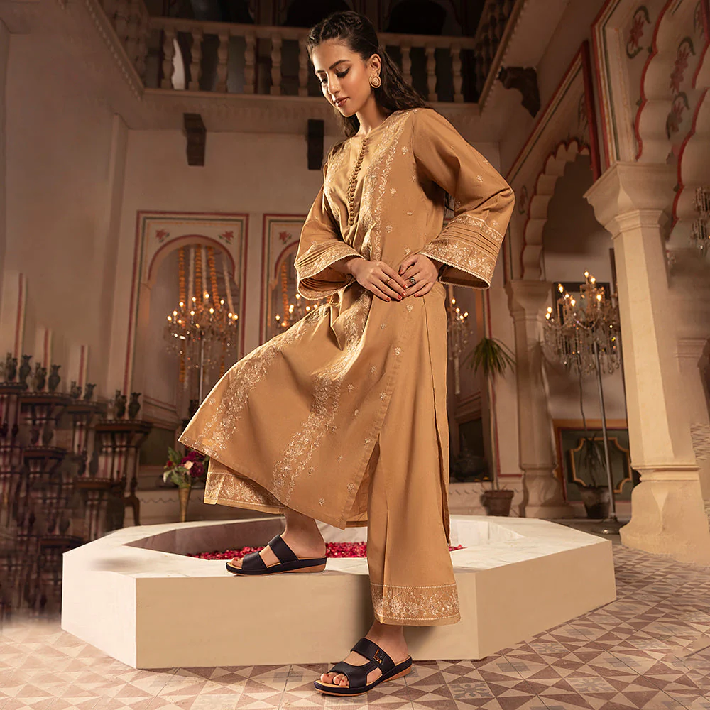 Casual PU Slipper - Image 12