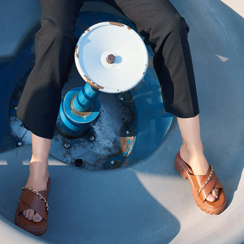 Casual PU Slipper - Image 8