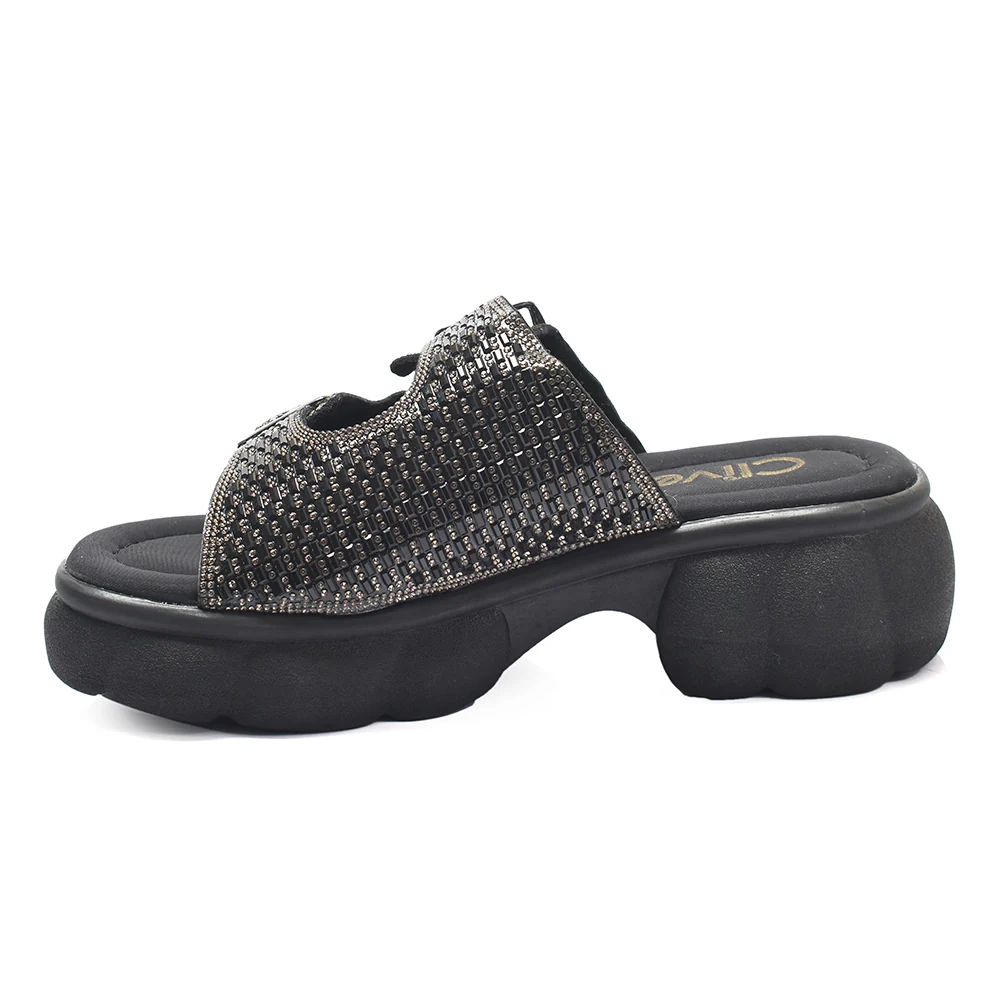 Casual PU Slipper - Image 4