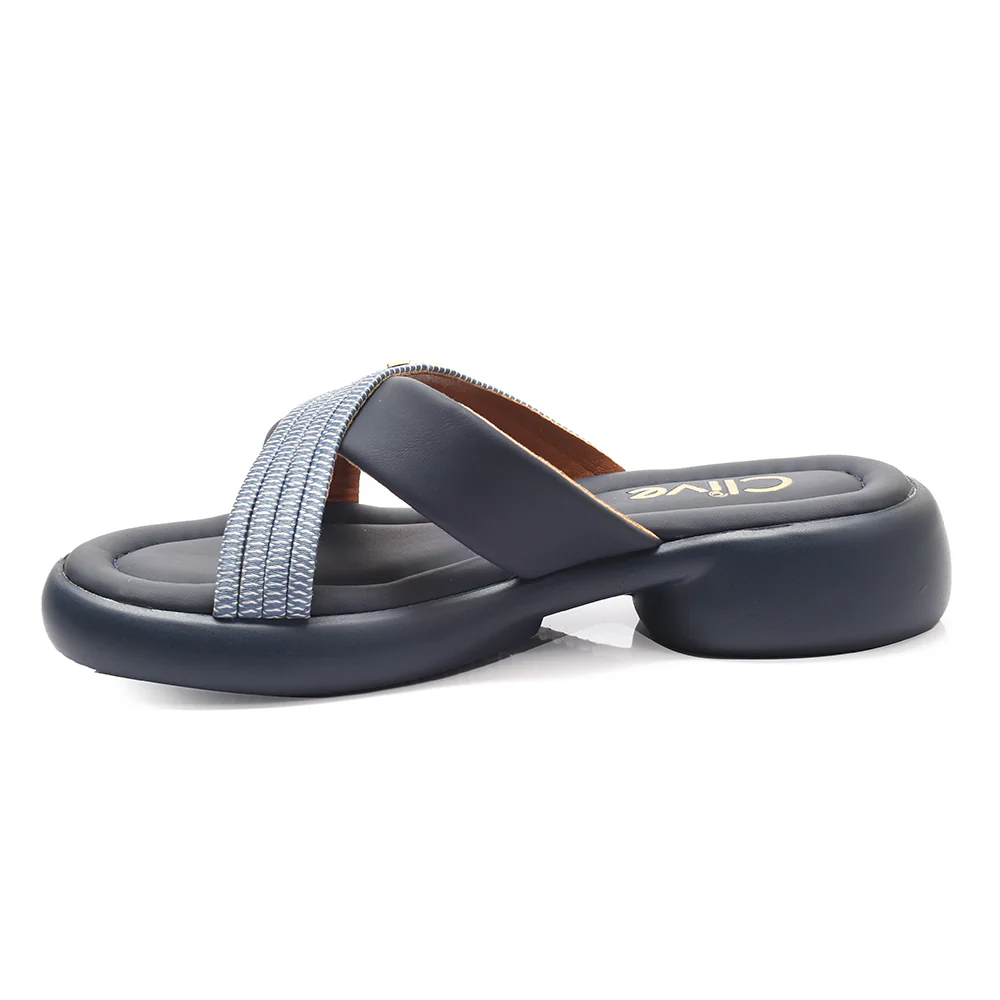 Casual PU Slipper - Image 4