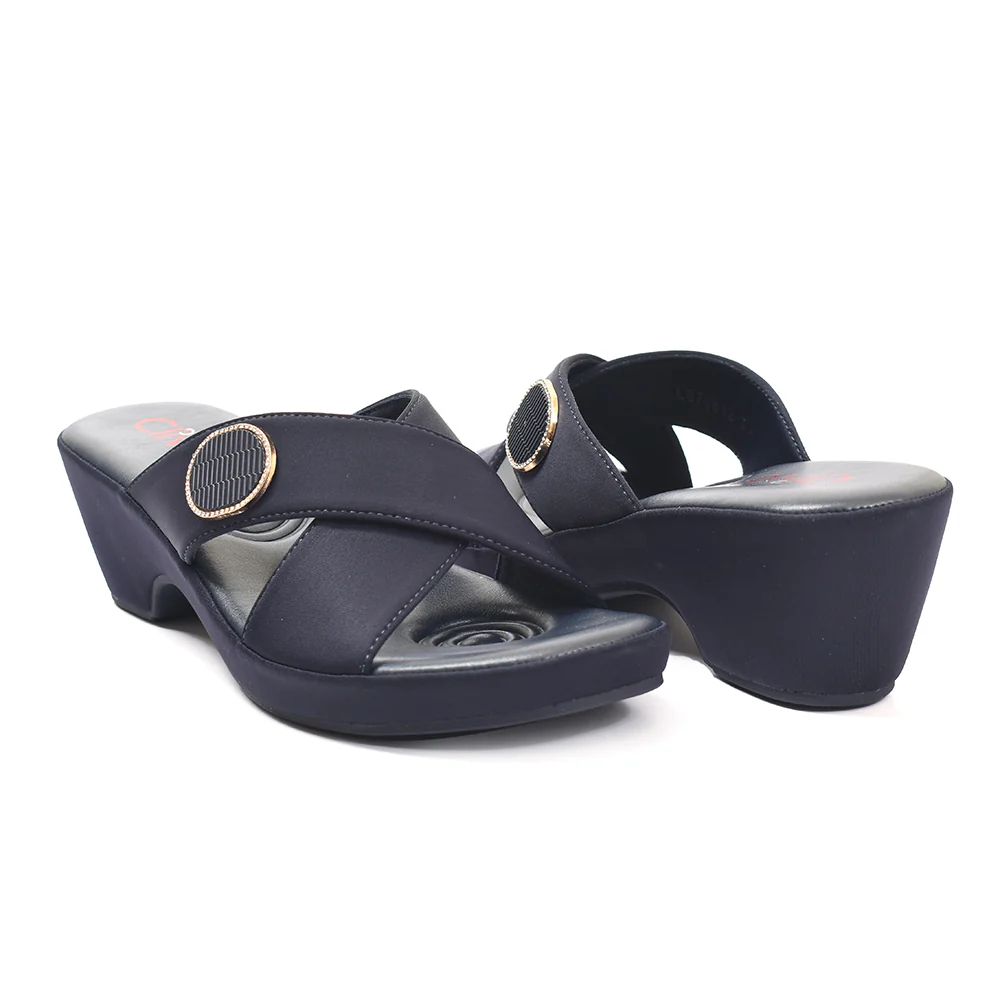 Casual PU Slipper - Image 5
