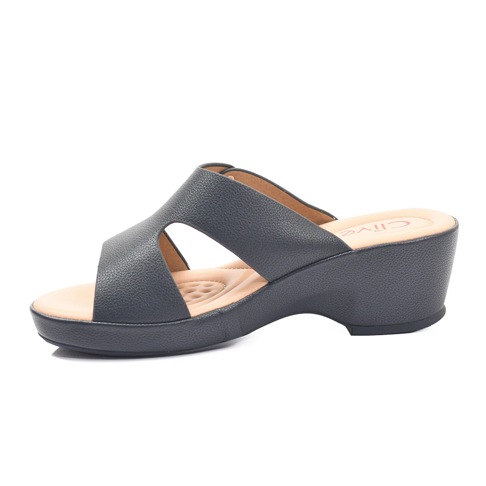 Casual PU Slipper - Image 4