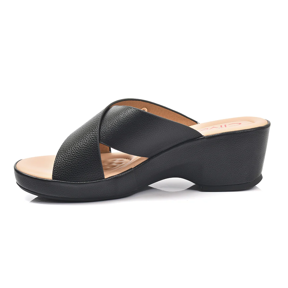 Casual PU Slipper - Image 4