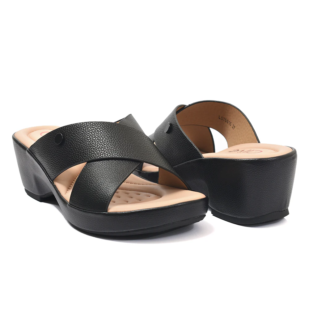 Casual PU Slipper - Image 5