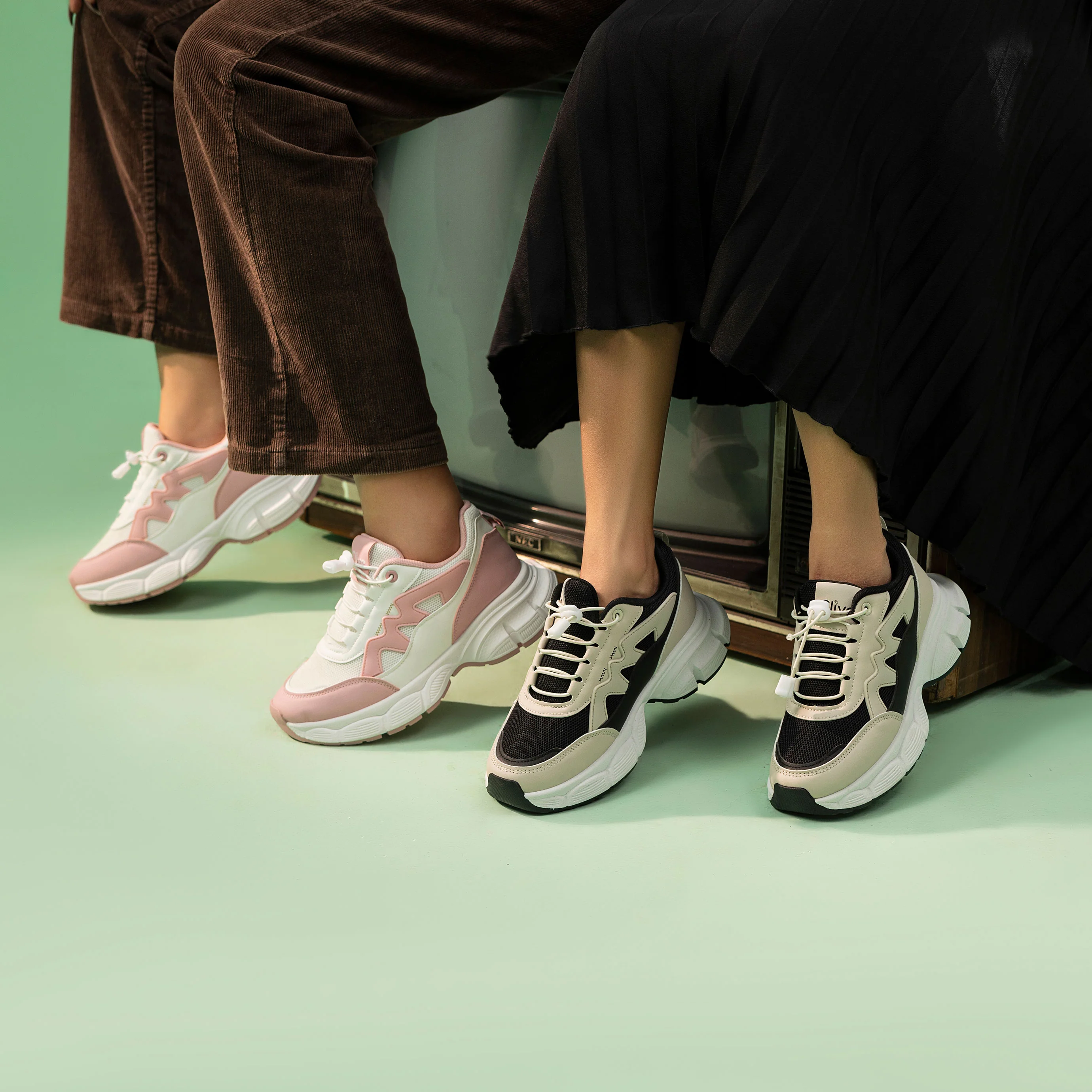Casual Sneaker - Image 2