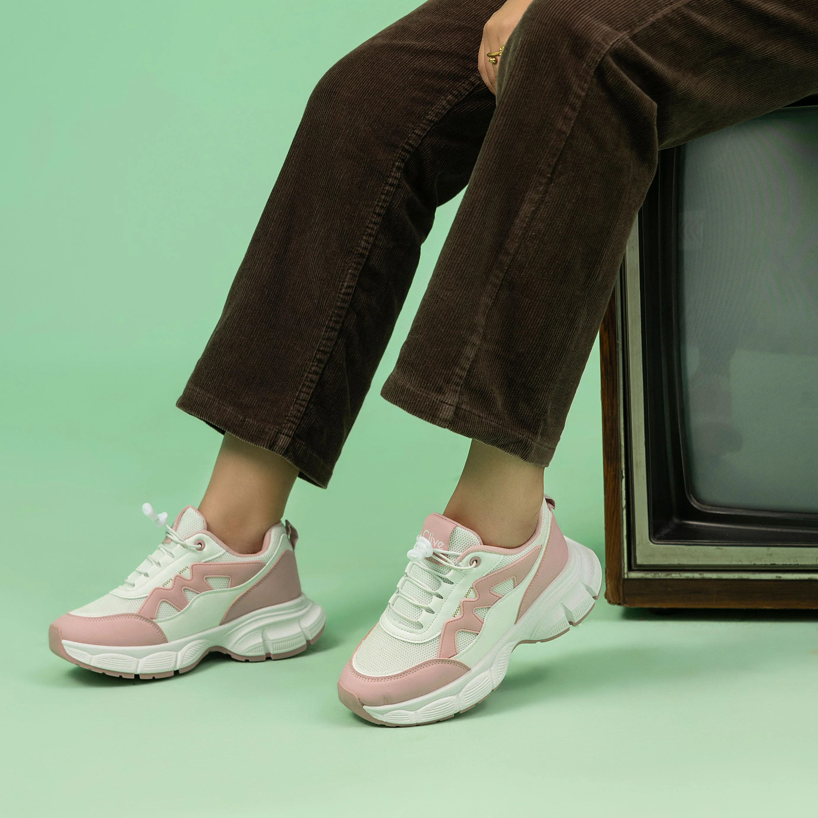 Casual Sneaker - Image 2