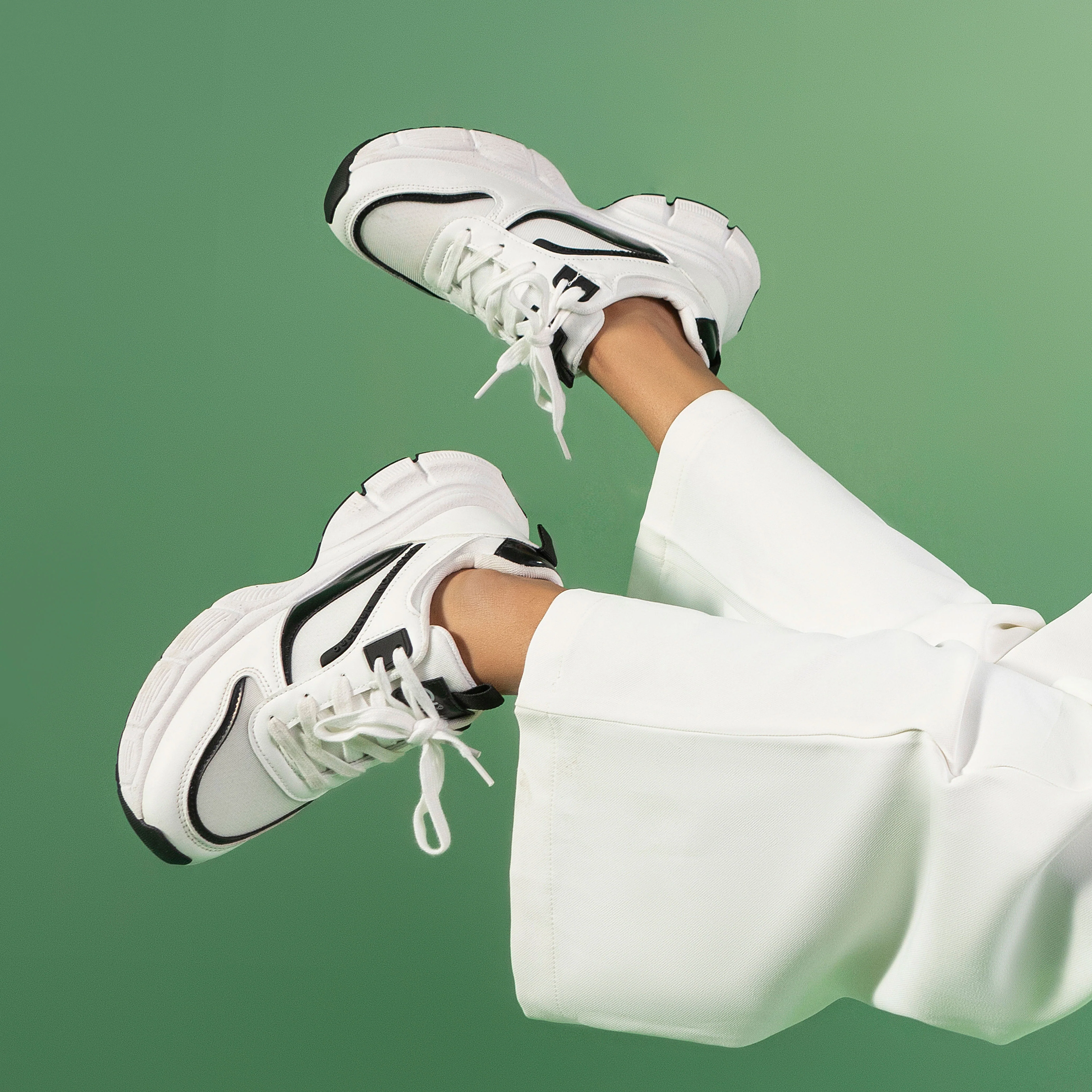 Casual Sneaker - Image 3