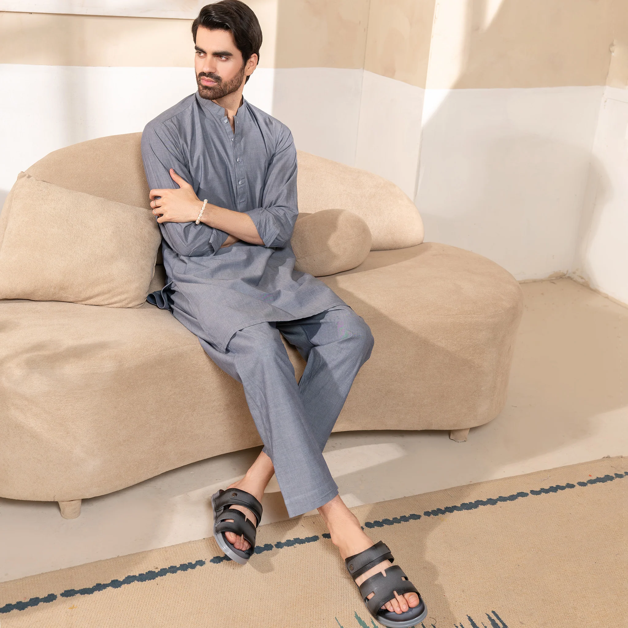 Casual Slipper - Image 2